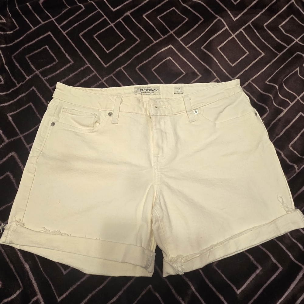 Lucky Brand Women's Rolled Up White Jeans Shorts. Sized 8/29